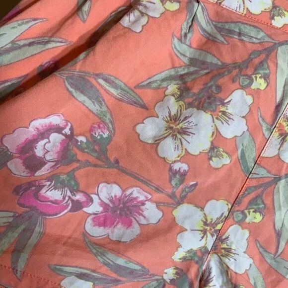 American Eagle Orange Floral Shorts - Picture 3 of 6